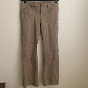 Athleta Dipper Khaki Hiking Pants 10T